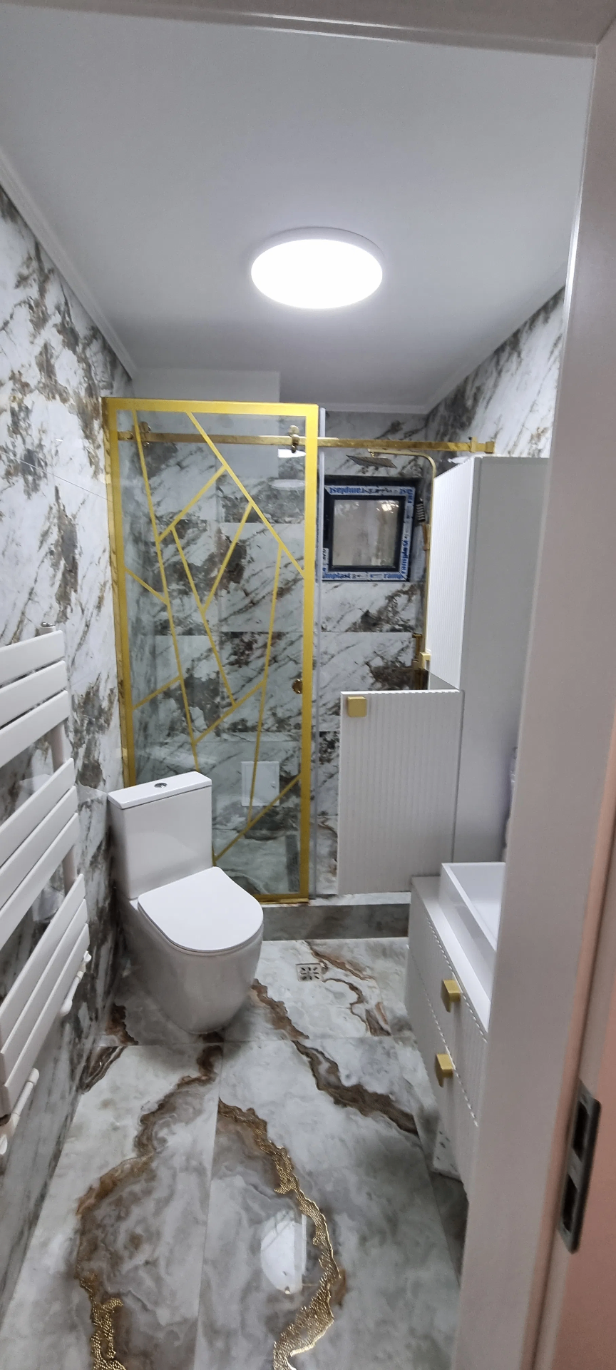 Baie premium — finisaj impecabil